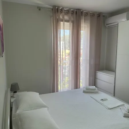 Merville 5 Apartamento Durrës