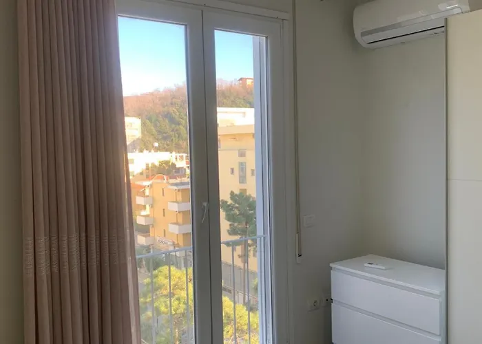 Merville 5 Apartment